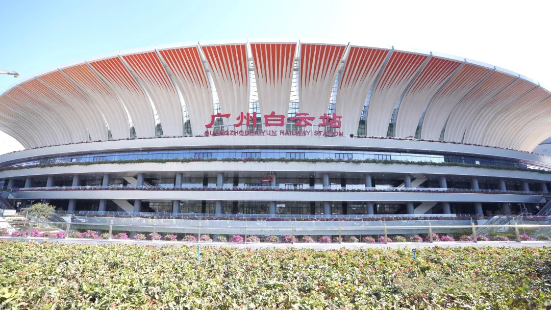 可渐变膜材打造“会呼吸”的车站，广州白云站荣获凡尔赛奖